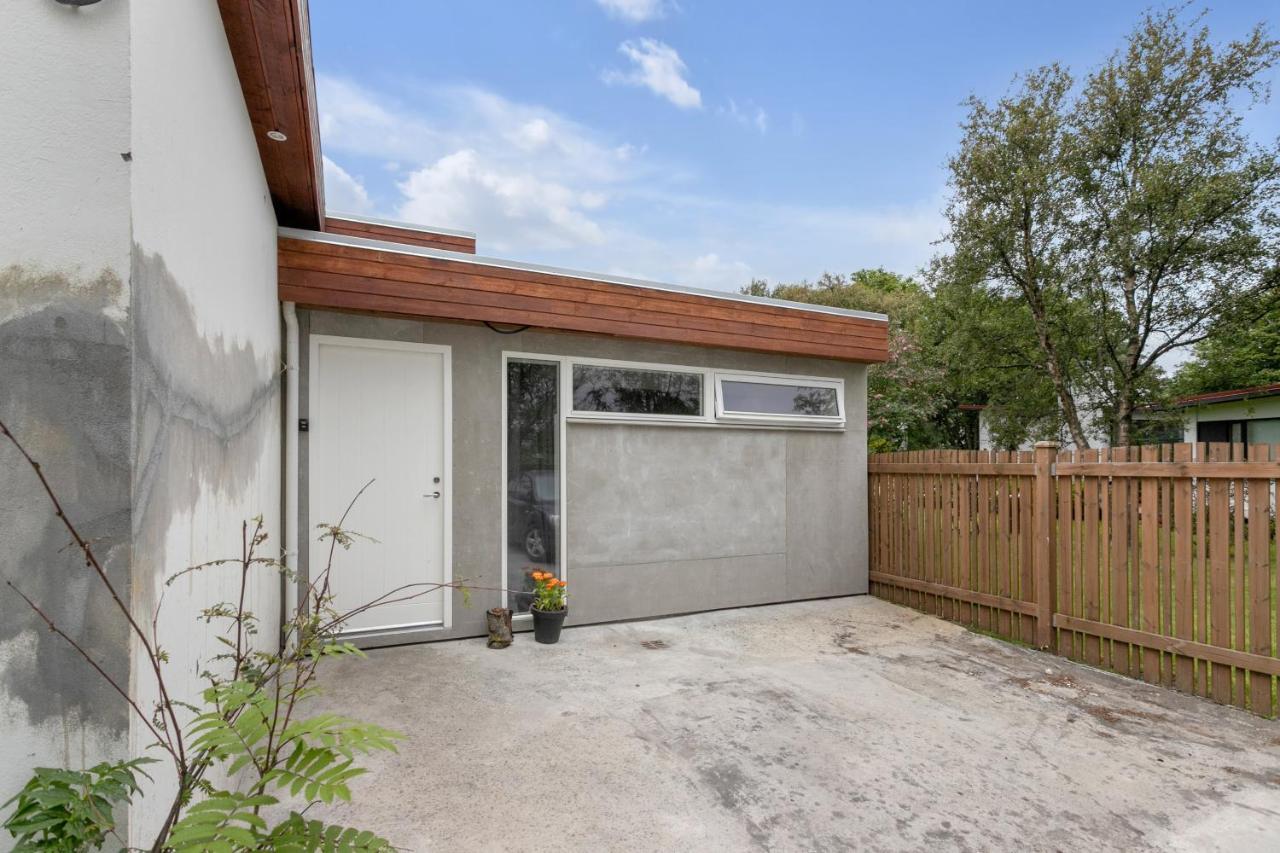 Lovely Studio Apartment With Hot Tub Reikiavik Exterior foto