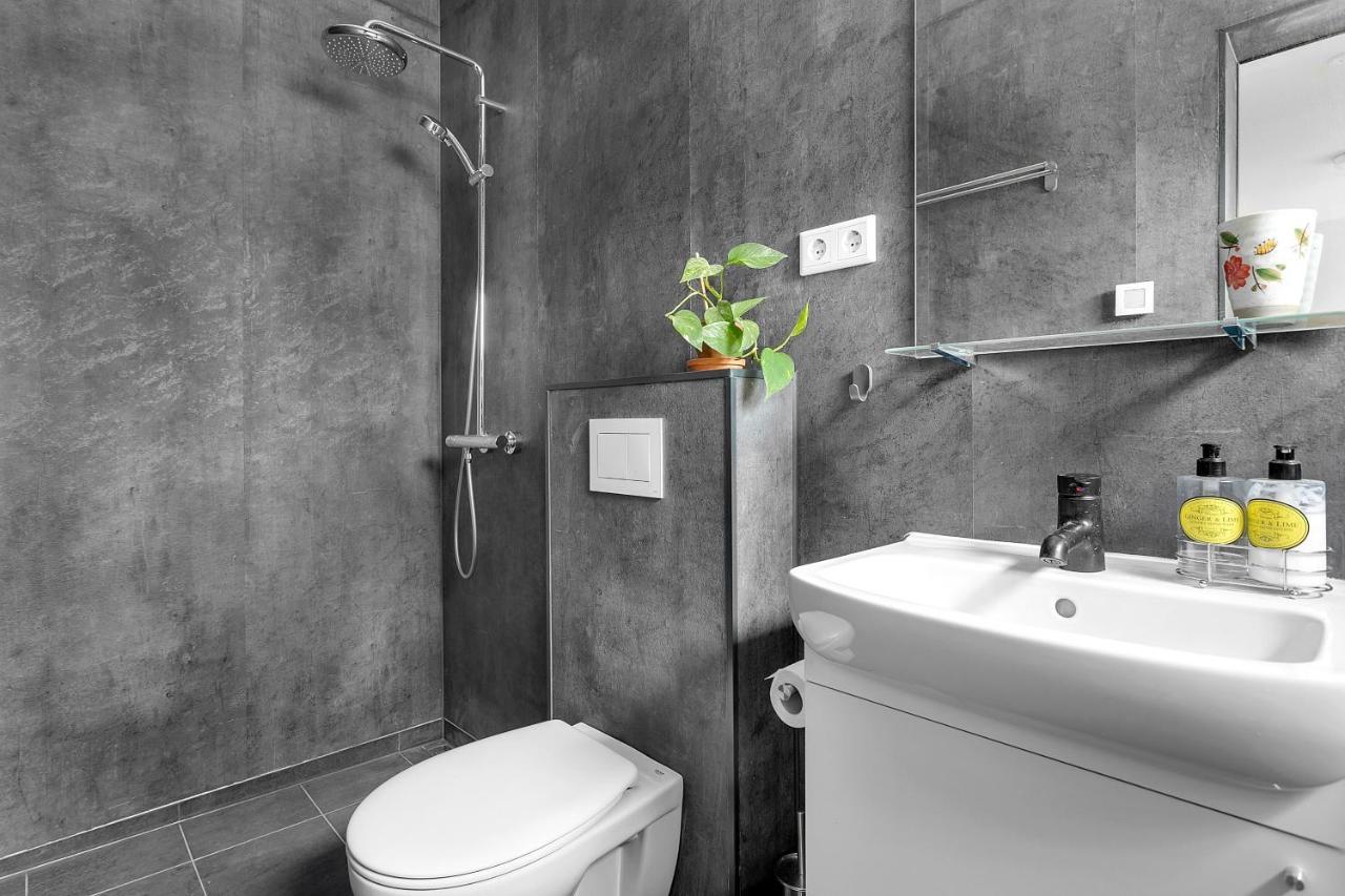 Lovely Studio Apartment With Hot Tub Reikiavik Exterior foto