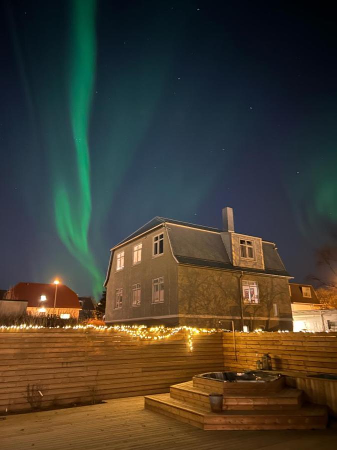 Lovely Studio Apartment With Hot Tub Reikiavik Exterior foto